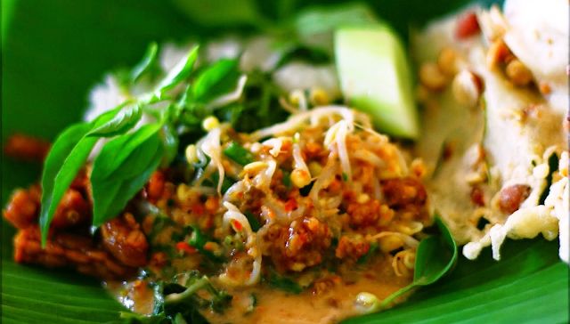  Ciri-Ciri Warung Nasi Pecel Madiun yang Murah dan Dijamin Enak!