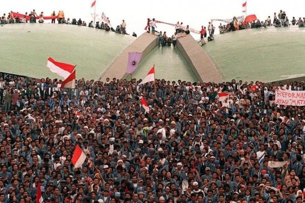 25 Tahun Reformasi: Ilusi Demokrasi dan Omong Kosong Kebebasan