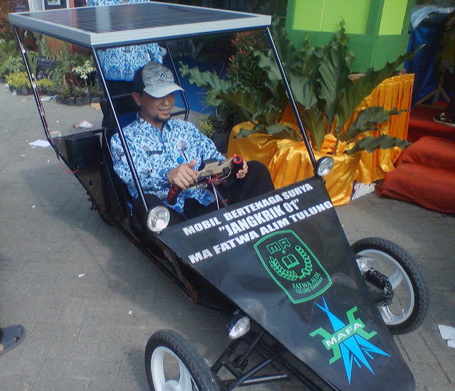 Jangkrik: Mobil Listrik Tenaga Surya Ciptaan Madrasah Aliyah Fatma Alim Tulung, Madiun