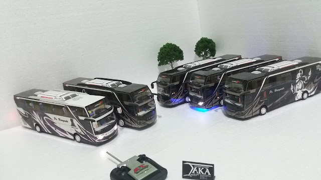 Miniatur Bus Berteknologi Remote Control Karya Pemuda Madiun